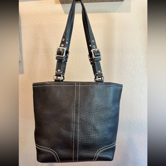 Coach Handbag - Picture 2 of 5